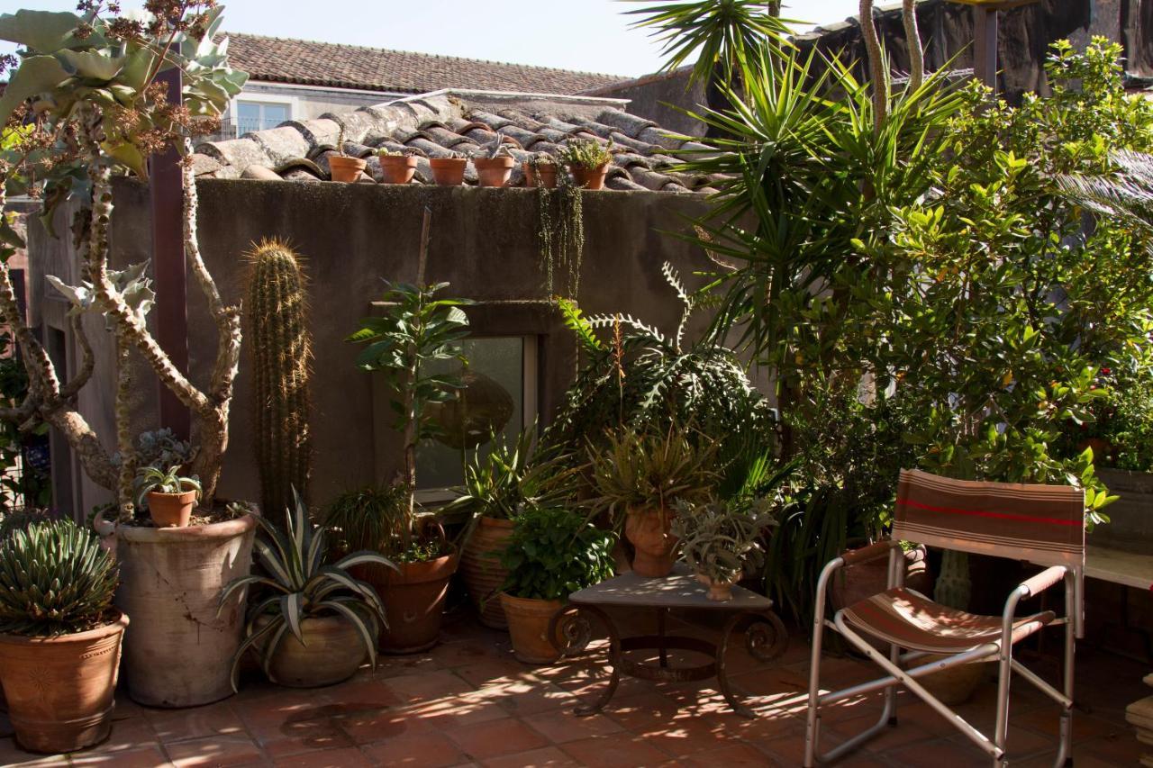 Tre Vie Apartment Con Terrazzo Giardino Pensile CTA Exteriér fotografie