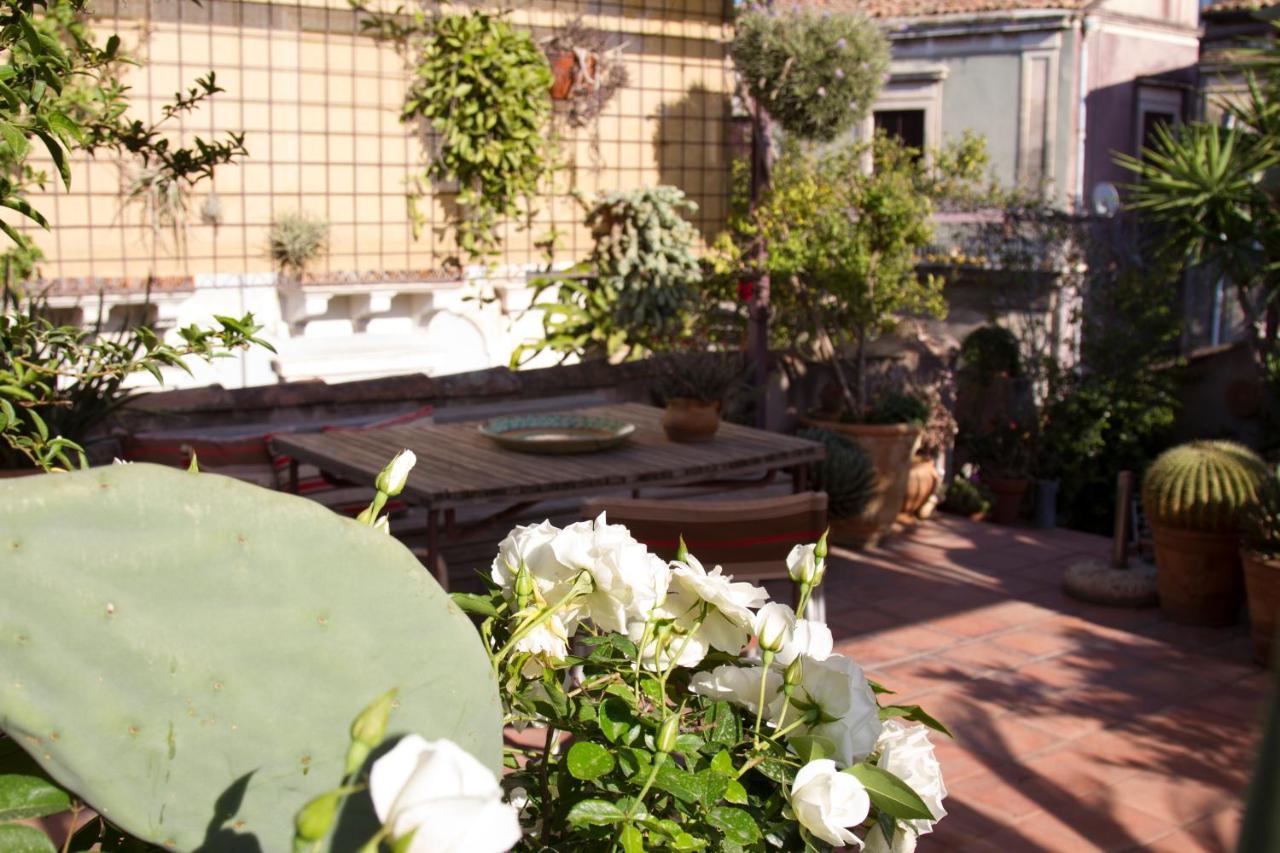 Tre Vie Apartment Con Terrazzo Giardino Pensile CTA Exteriér fotografie