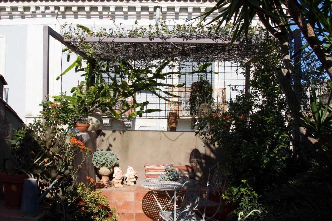 Tre Vie Apartment Con Terrazzo Giardino Pensile CTA Exteriér fotografie