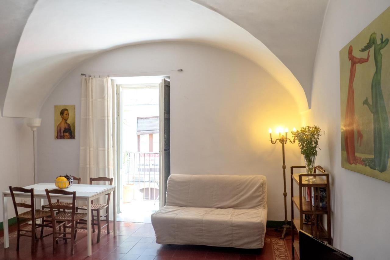 Tre Vie Apartment Con Terrazzo Giardino Pensile CTA Exteriér fotografie