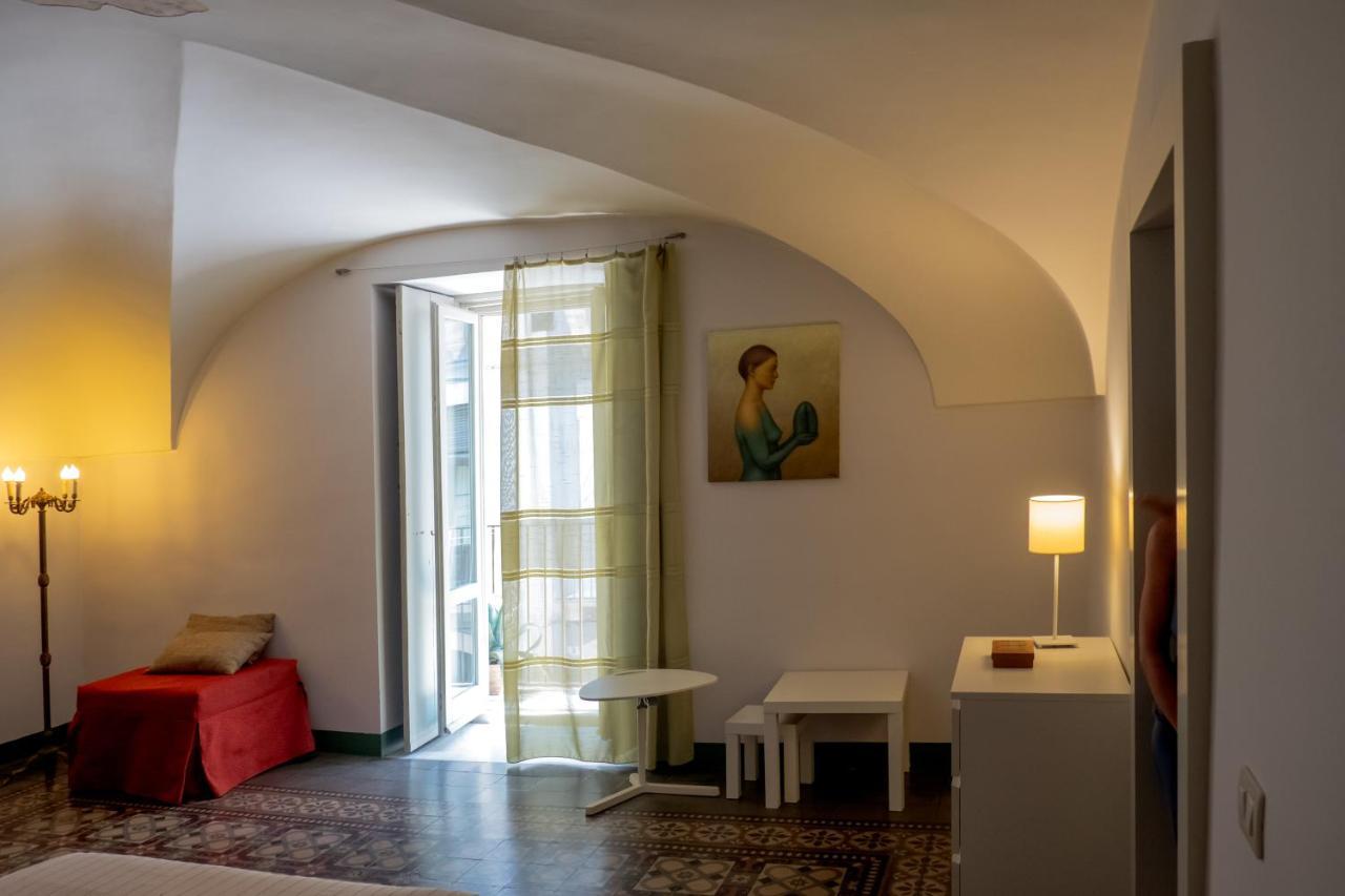 Tre Vie Apartment Con Terrazzo Giardino Pensile CTA Exteriér fotografie