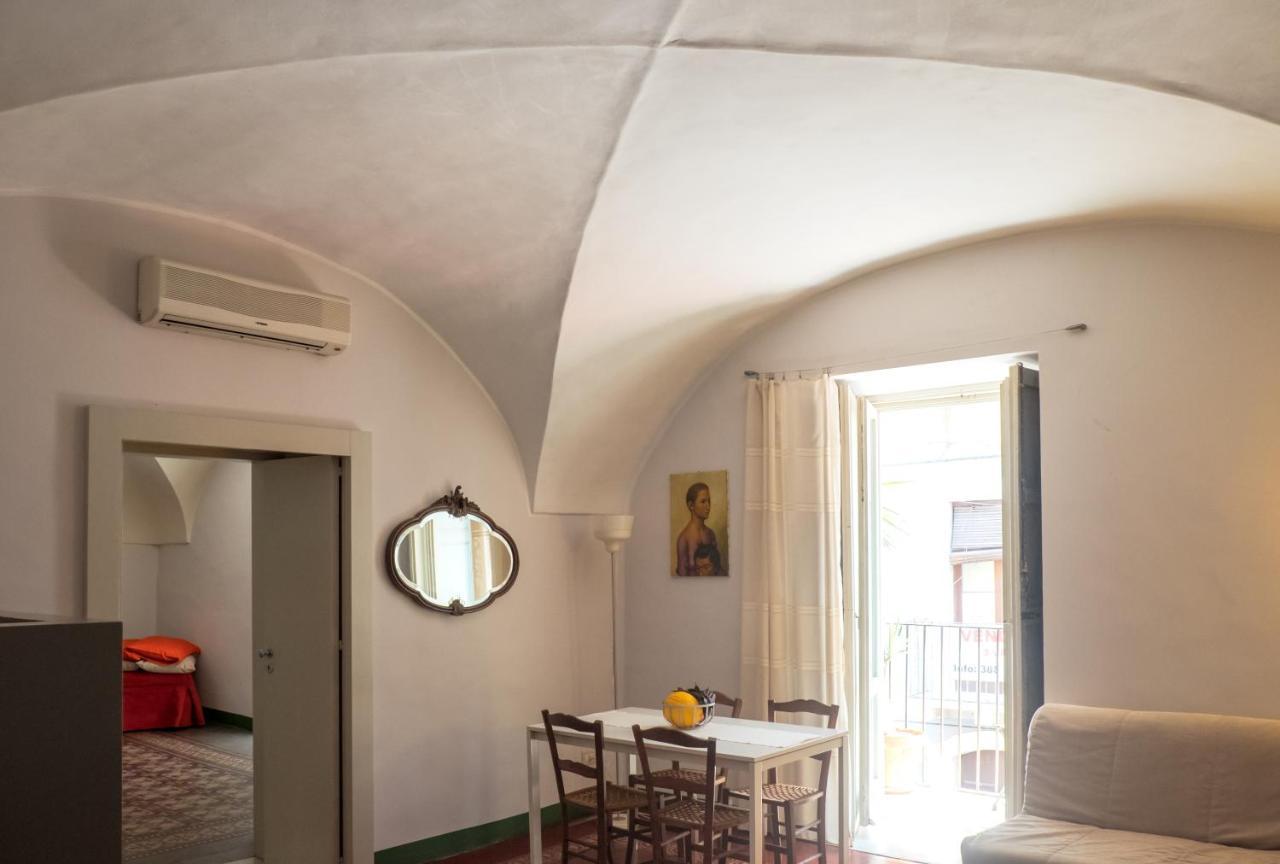 Tre Vie Apartment Con Terrazzo Giardino Pensile CTA Exteriér fotografie
